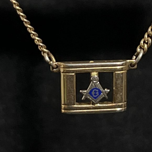 Vintage Swank Gold Tone Free Masons Tie Bar With Curb Chain (3926) - Picture 3 of 4